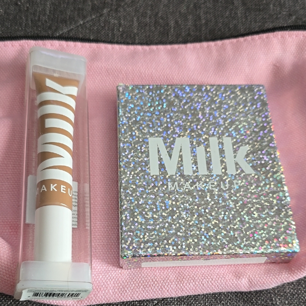 Milk Makeup Foundation and Applkcator Set